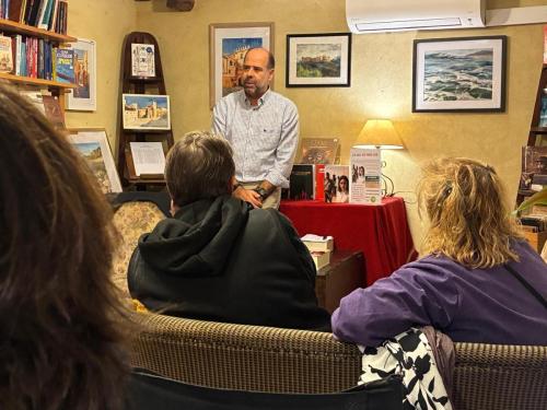 24 OCTUBRE 2025<br>Presentación Sigüenza de Lo que no pudo ser en Librería Café Rayuela